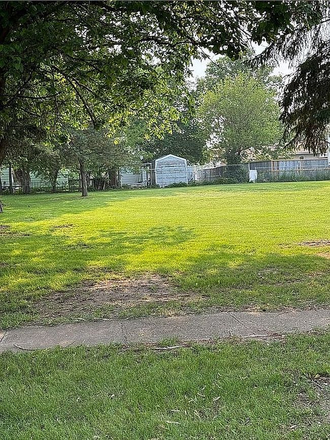 Photo of 1204 Maple St, Tyndall, SD