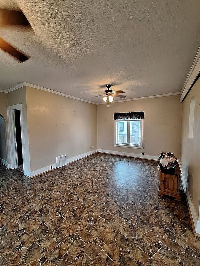Image of 223 N Walnut St