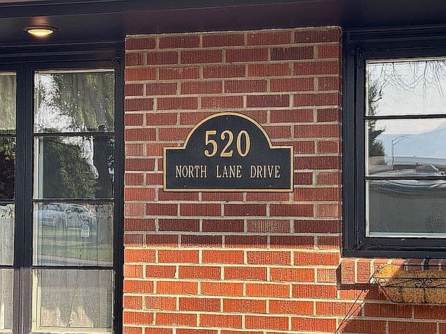 Photo of 520 N Lane Dr