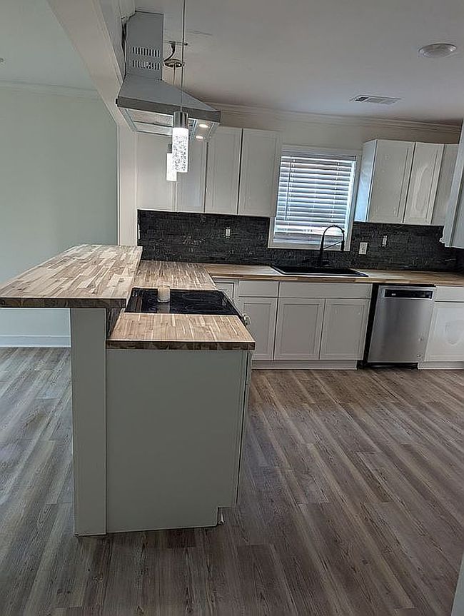 Image of 774 Bey St