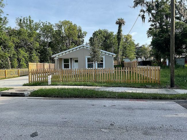 Preview of property located at 429 W Carolina Ave