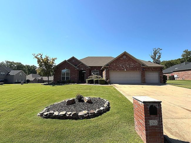 Photo of 210 Seneca Dr