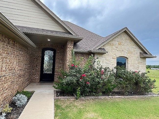 Photo of 2116 Cottonwood Ct, Prague, OK