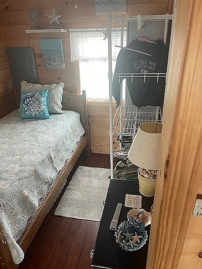 Photo of 240 Cards Pond Rd #5E1