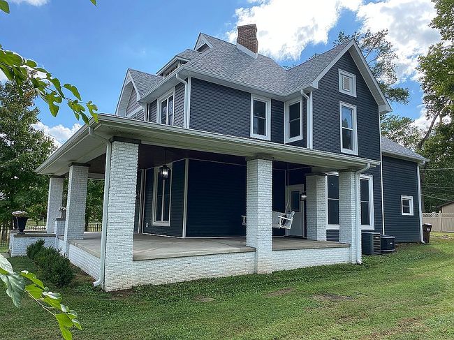 Photo of 502 S Walnut St, Edinburgh, IN