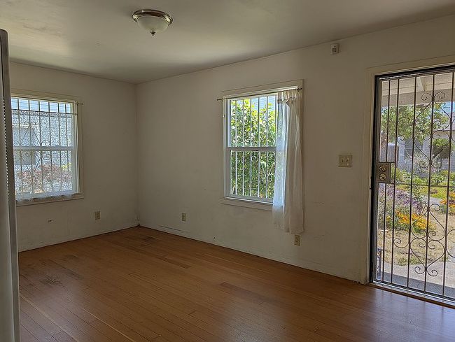 Image of 347 W Bissell Ave