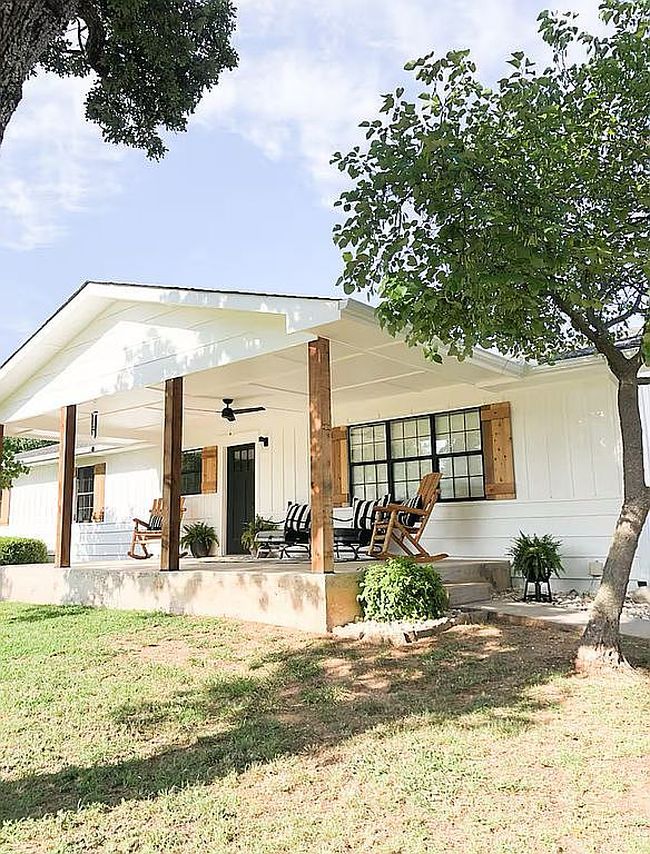 Photo of 2093 Castlerock Dr, Sulphur, OK