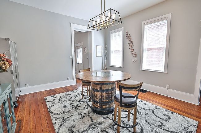 Image of 909 York St