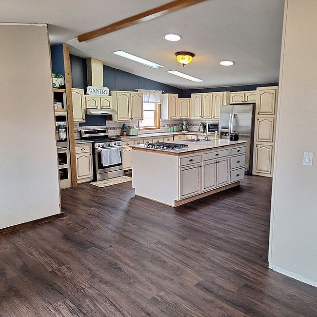 Image of 14125 Lastovich Rd