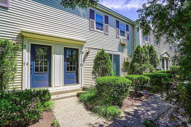 Photo of 9 Weaver St Unit 8, Greenwich, CT