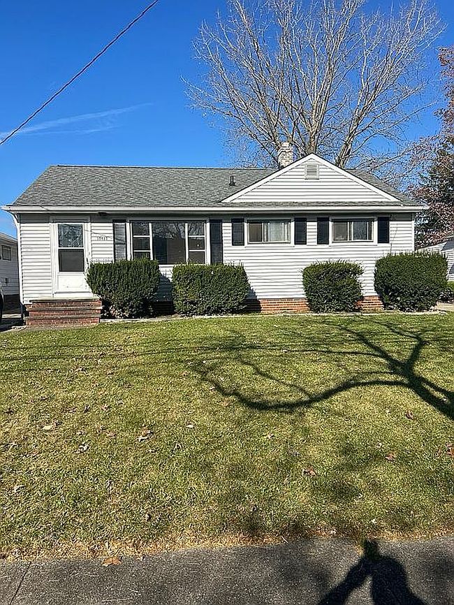 Photo of 15413 Ramage Ave, Maple Heights, OH