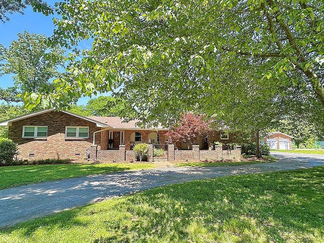 Image of 204 Bluegrass Dr