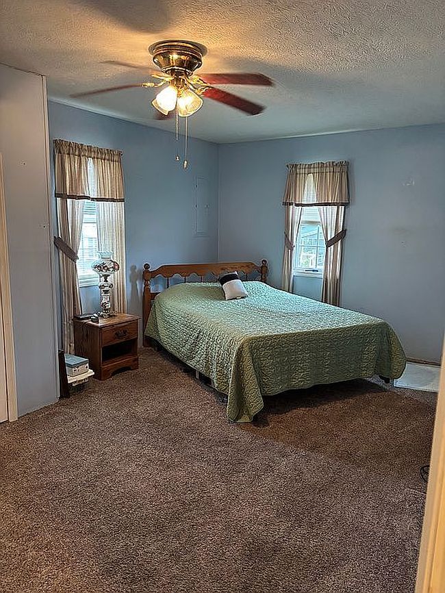 Image of 713 1st St