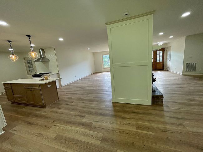 Image of 100 N Tibbs Rd