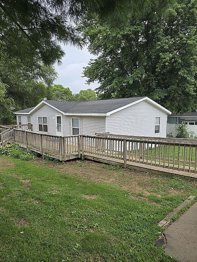 Photo of 9539 Butler Trl, Norwalk, IA
