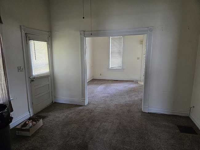 Photo of 1322 14th St, Auburn, NE