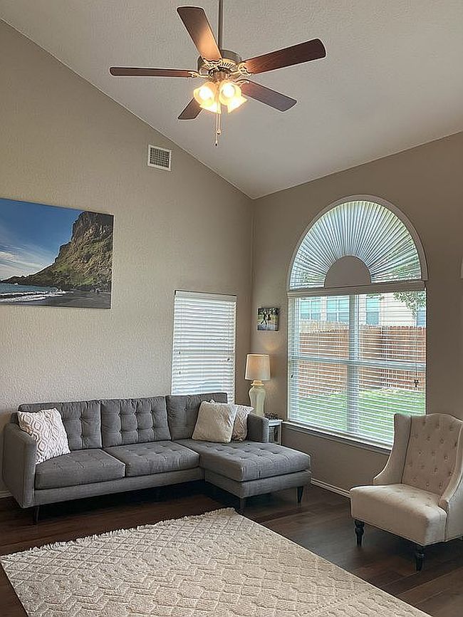 Photo of 716 Hollow Rdg, Schertz, TX