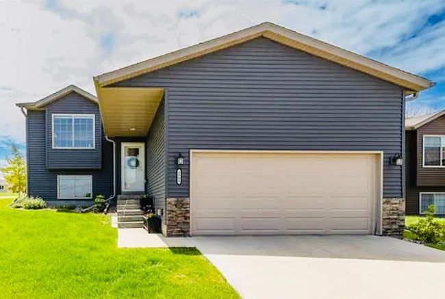 Photo of 3900 Orchardview Ln Nw