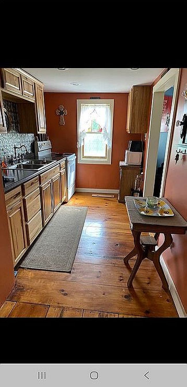 Photo of 67 Emery Corner Rd, Limerick, ME