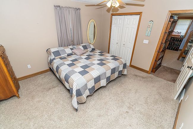 Photo of 2283 Pioneer Ave, Winterset, IA