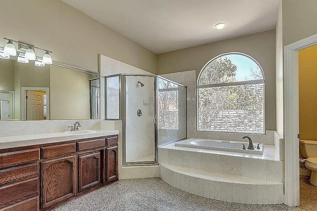 Photo of 10403 Salisbury Dr, Bakersfield, CA