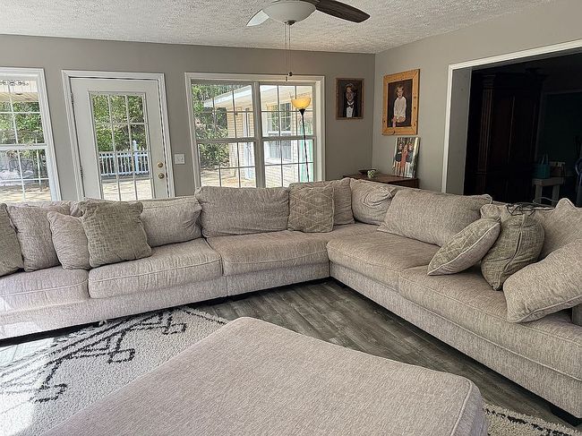 Image of 1009 Burton Rd