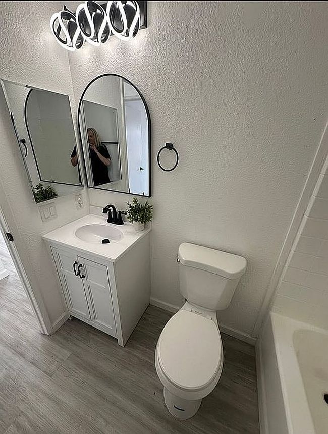 Image of 20 Wilshire Dr