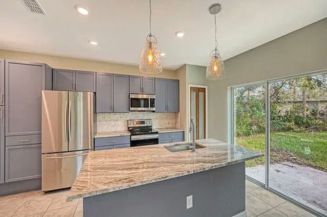 Image of 2580 Killian St