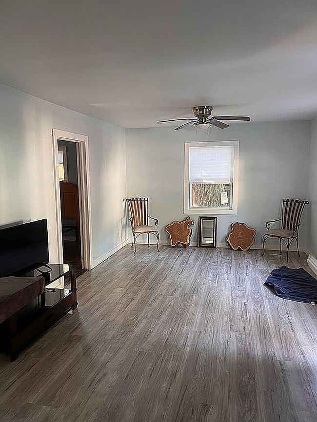 Image of 1227 Burke St