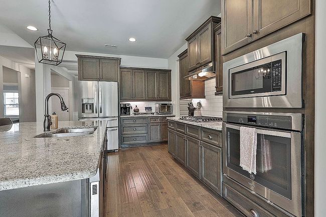 Additional photo 2 of property located at 165 Southridge