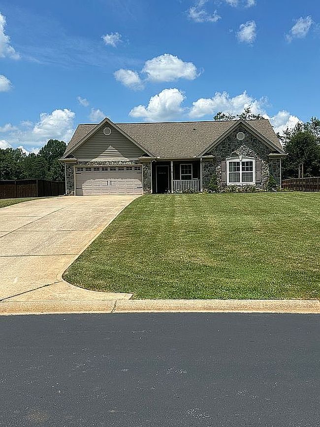 Photo of 22 Holcombe Rd, Lyman, SC