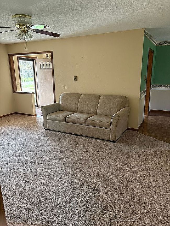 Image of 936 Normandie Blvd