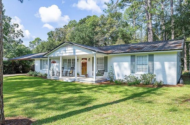 Photo of 115 Lakeside Dr, Thomasville, GA
