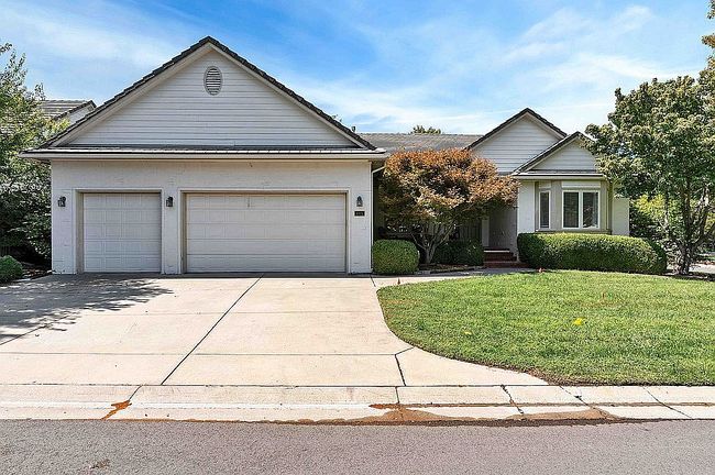 665 N Crest Ridge Ct, Wichita, KS
