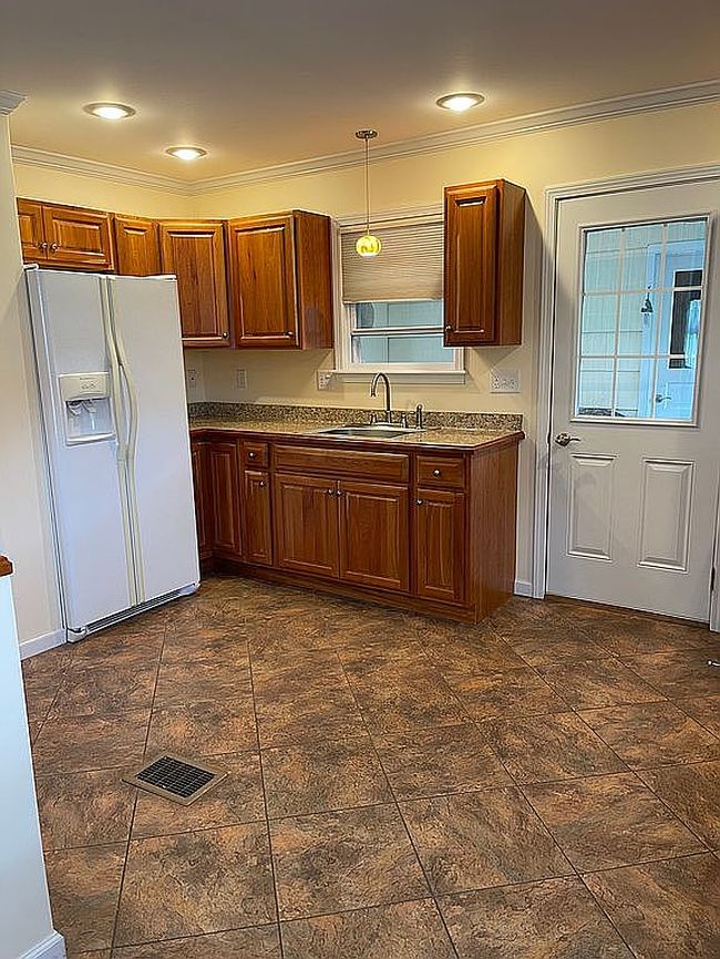 Photo of 464 Cleveland Ave, Hornell, NY