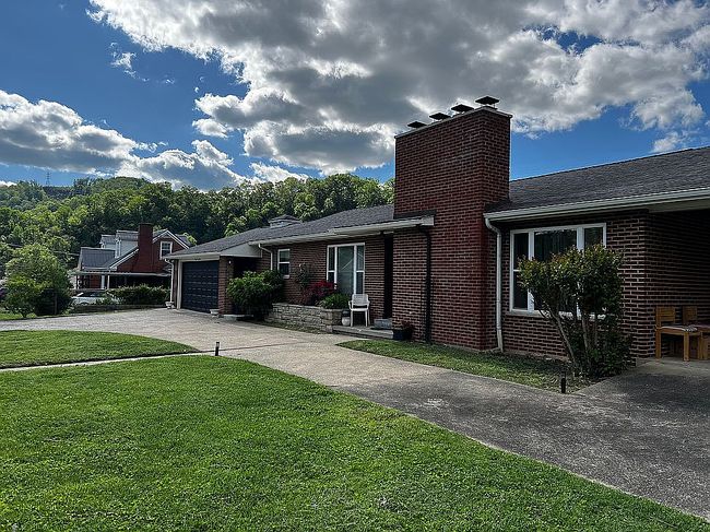 Image of 324 Locust St