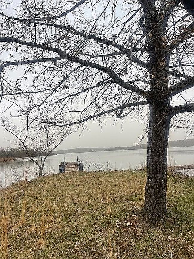 Image of 2077 N Lake Dr