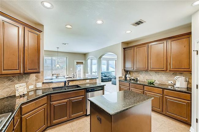 Image of 3329 Guadalajara St