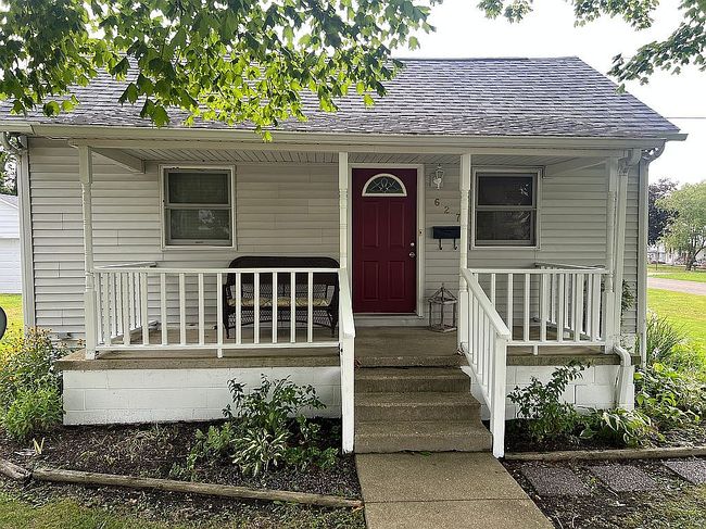 Photo of 627 N Market St, Hoopeston, IL