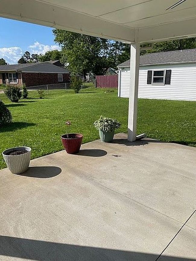 Image of 2603 Garden Dr
