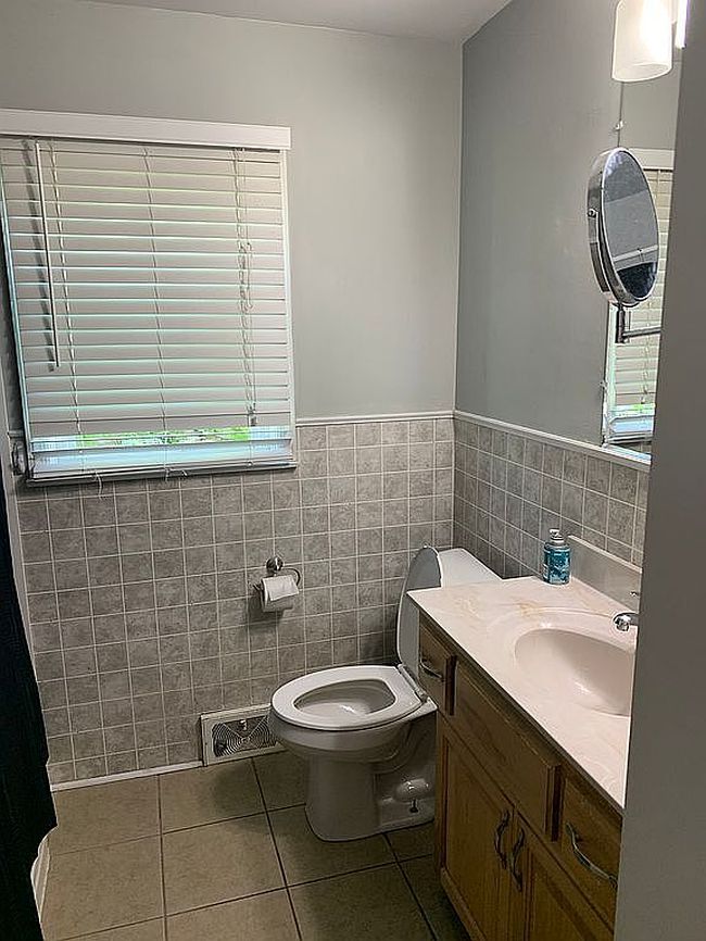 Image of 2142 Main St