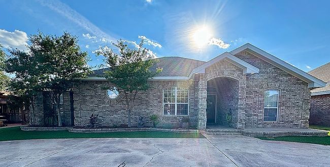 Photo of 6005 Nottingham Ln
