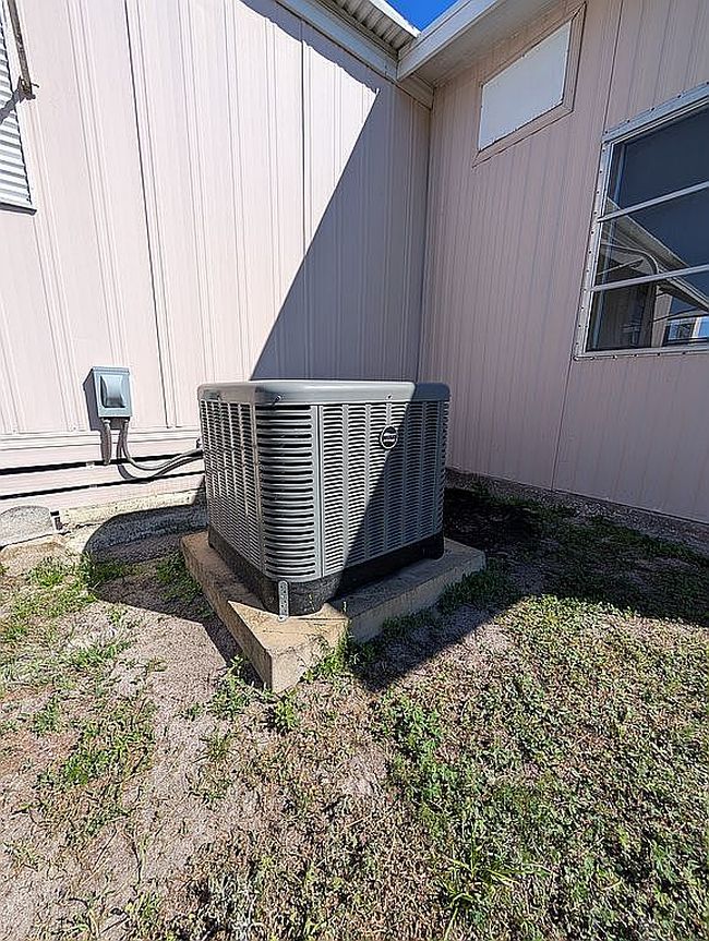 Photo of 22B Holiday Pl, Tavares, FL