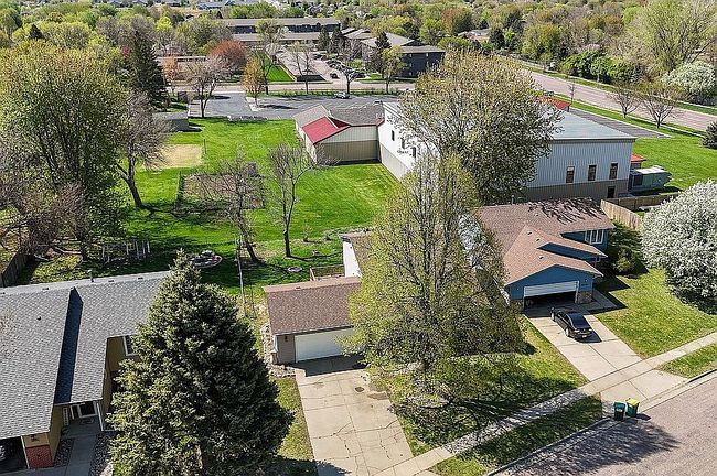 Image of 4609 E Belmont St