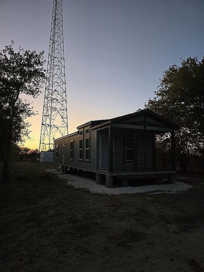 Photo of 7920 County Road 915