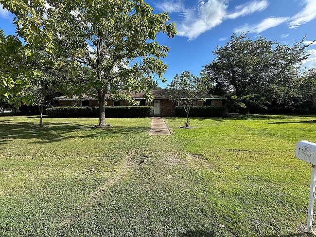 Photo of 654 Shannon Ct, Midlothian, TX
