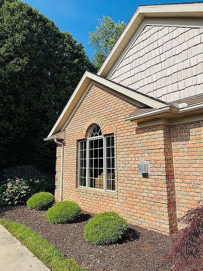 Photo of 1240 Saint Abigail St Sw, Hartville, OH
