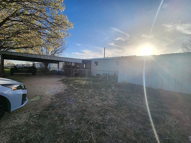 Image of 9609 N Detroit Ave