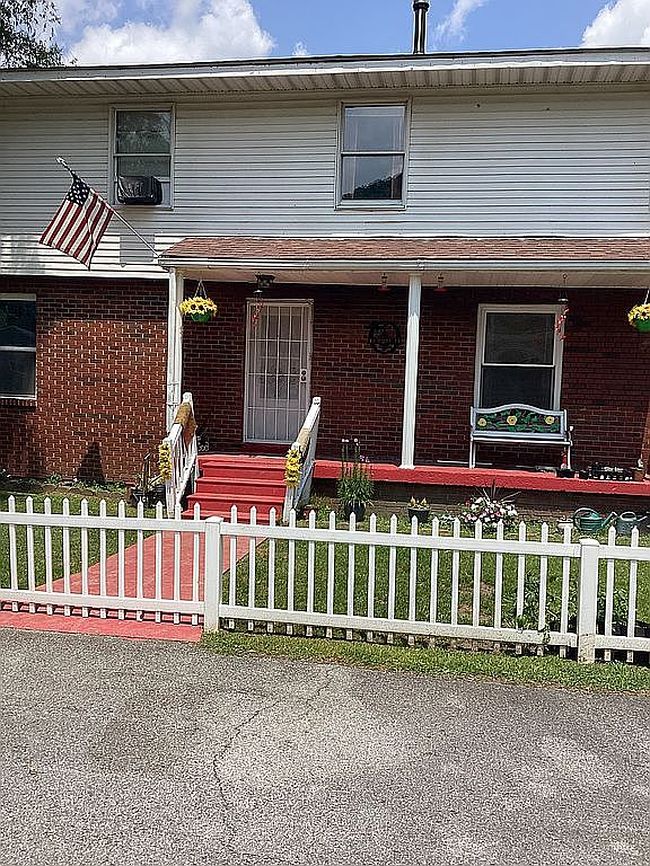 Photo of 41 Flat Top Camp Rd, Wharton, WV