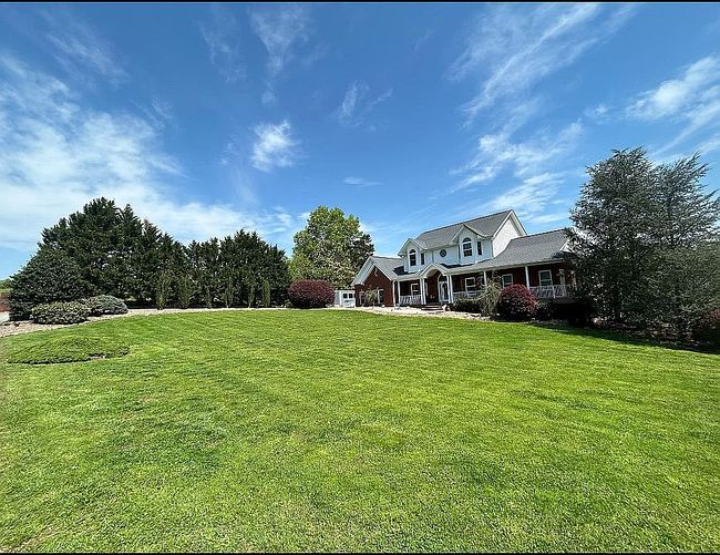 Photo of 433 Riverbend Dr, Dandridge, TN